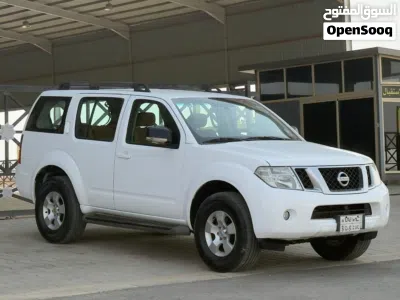 Nissan Pathfinder Standard 3