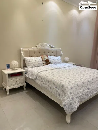 Bedroom white with mattressand mirror 4