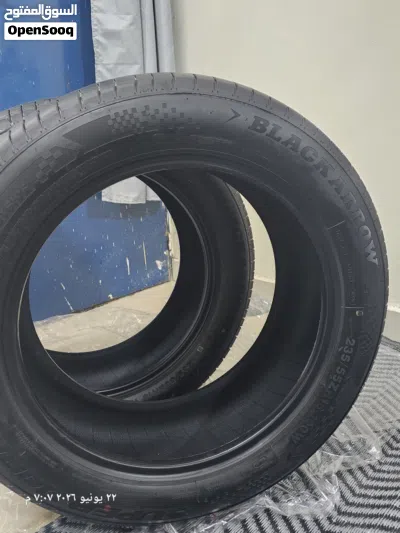 للبيع إطارين Black Arrow مقاس 235/55ZR18 بحالة الوكالة مع الضمان (استخدام أقل من شهر!) 4