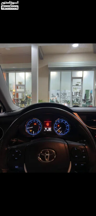 Toyota Corolla LE 4