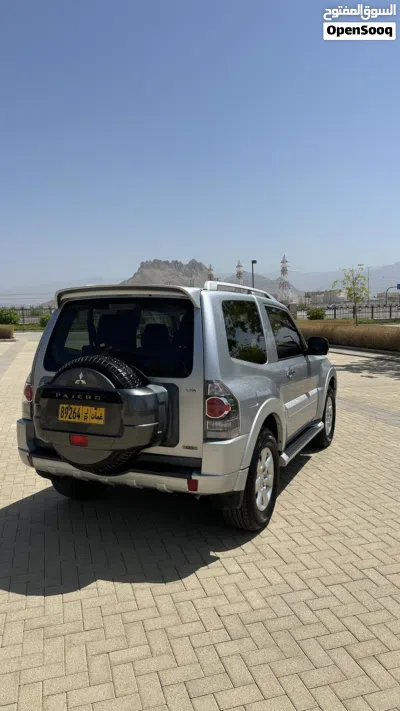 Mitsubishi Pajero GLS 3