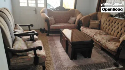 طقم كنب زان للبيع بحالة جيدة للبيع 4