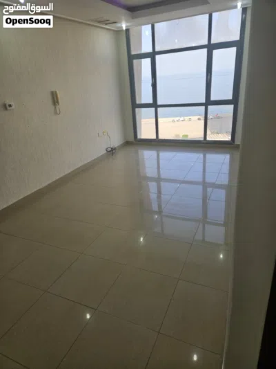 شقه علي البحر بالمنقف عائلات فقط وافدين فقط 2