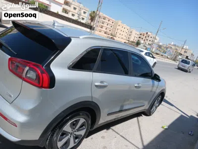 Kia Niro EX 3