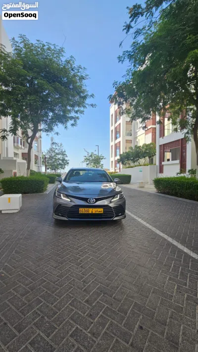 Toyota Camry GLE 4