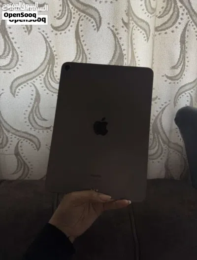 ايباد apple من فئة Air 5 للبيع مع قلم apple اصلي حجم شاشة 10.9 استعمال بنت للدراسة فقط سلايدات 3