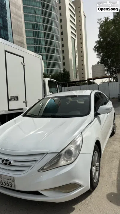 Hyundai Sonata GL 2