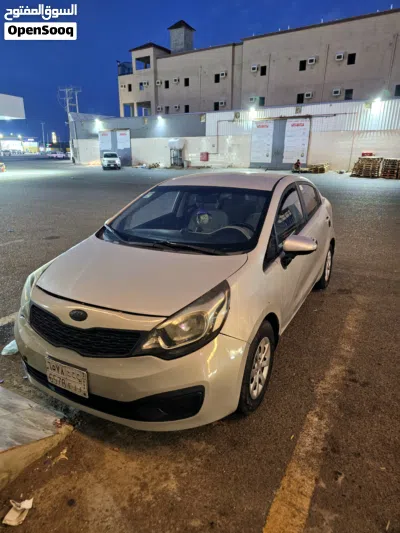 كيا ريو Standard 4