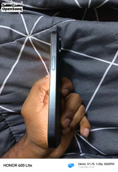 iPhone 15 pro arabic 3