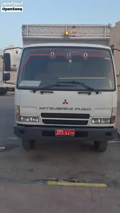 Reliable Used Box Truck for Sale with Good Condition and Spacious Cargo Area 2