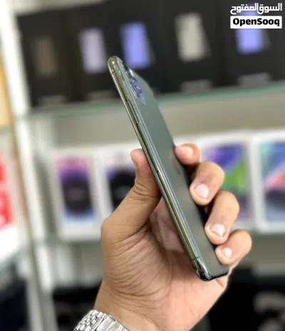 عرض خاص : iPhone 11 pro max 256gb هاتف نظيف جدا بحالة الوكالة بدون اي شموخ أو مشاكل مع ضمان و ملحقات 2