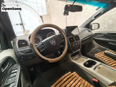Dodge Caravan Standard 4