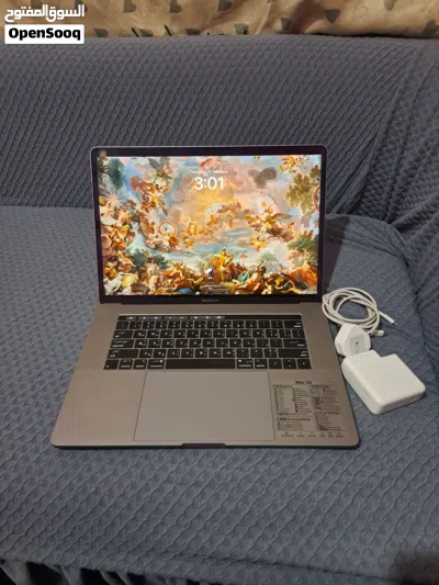 MacBook pro 2018 16gb 512gb i9 4