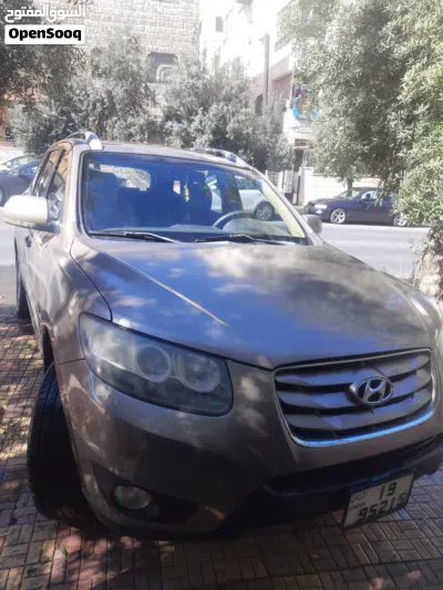 Hyundai Grand Santa Fe 3