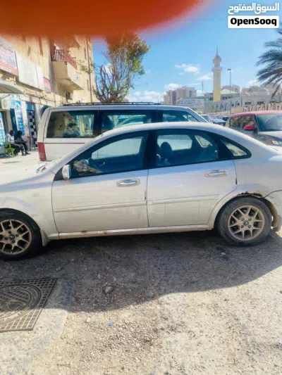 Chevrolet Optra LS 2