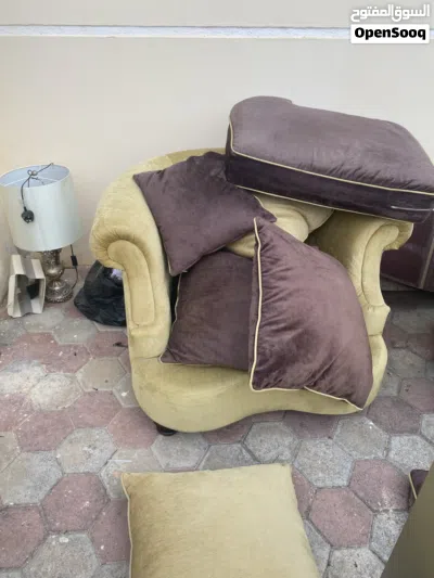 طقمين كنب صاله نظيفه ومغسولات بالكامل في المغسله 3