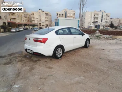 كيا ريو Standard 3