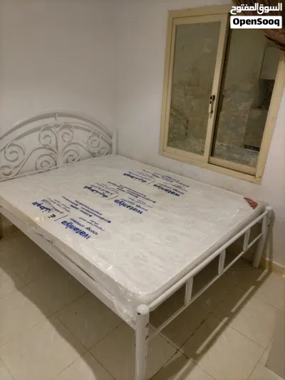 بوتجاز غاز 4 شعله وسرير كبير مع مرتبه 4