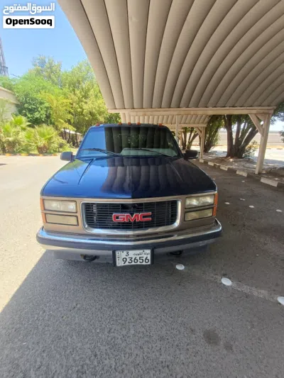 GMC Suburban 2