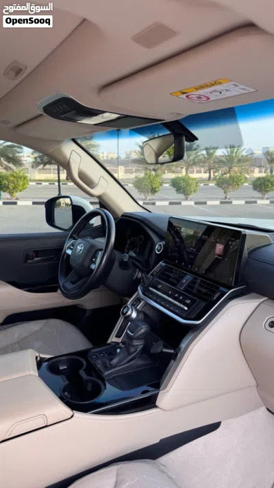 Toyota Land Cruiser GXR 4