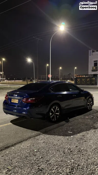 Nissan Altima SR 4