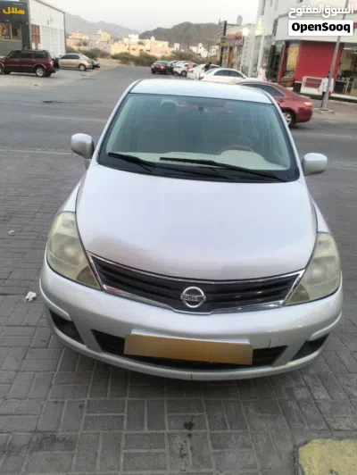 Nissan Tiida 3