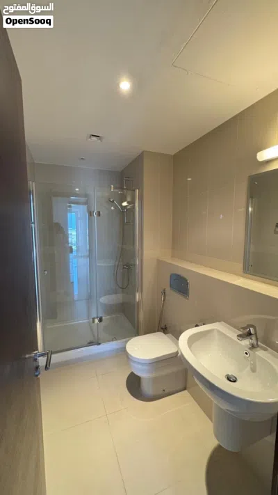 Luxury Marina-View Apartment in Al Mouj 4