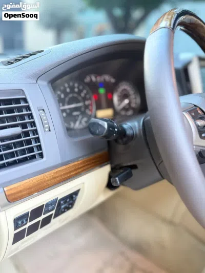 Toyota Land Cruiser GXR 2
