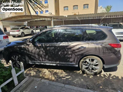Nissan Pathfinder SV 2