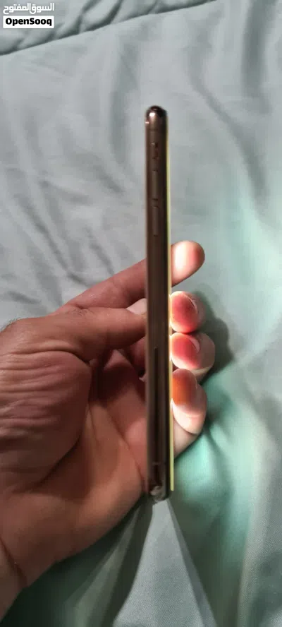 ايفون xs 64 جيجا 4