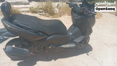 سكوتر هورنت 4