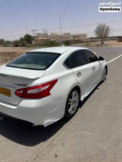Nissan Altima S 4