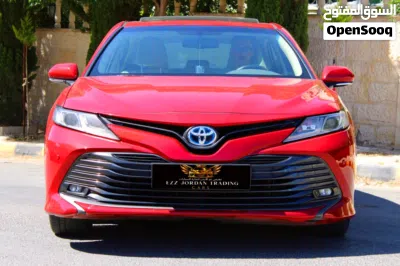 Toyota Camry GLE 2