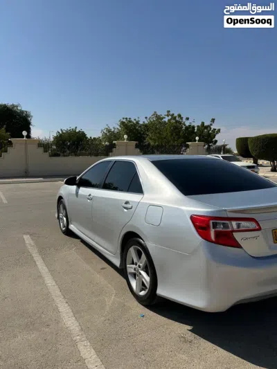 Toyota Camry SE 2