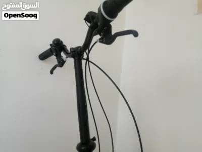 مستعمل نظيف و ممتاز جدا اسم الماركه OXYLANE اسم الموديل Oxylane 120 الحجم حجم العجلات: تأتي الدراجة 4