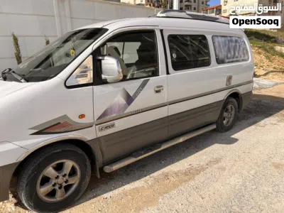 Hyundai H1 GLS Plus 2