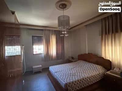 شقة ثلاث غرف حمامين غرفة ضيوف تشطيب سوبر ديلوكس منطقة مخدومة جدا 2