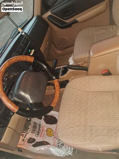 Jeep Cherokee Standard 3