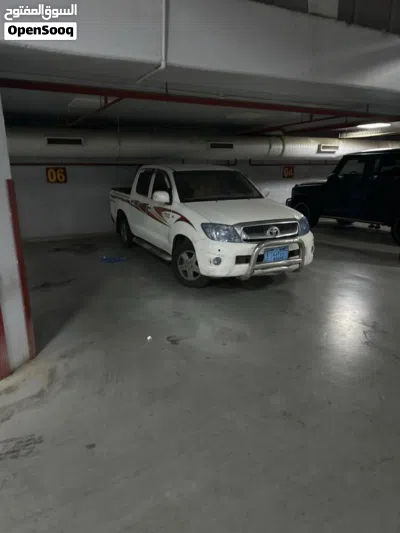 Toyota Hilux DLX 3