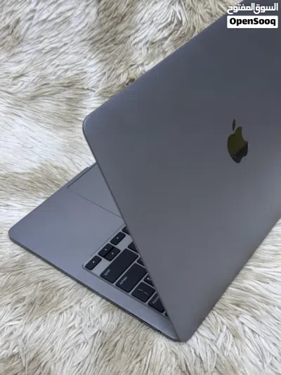Apple MacBook Pro i7 16gb ram 512gb ssd Touch Bar + I'D macOS Tahoa 26.5 4type C ports liquid retina 2