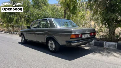 Mercedes Benz E-Class E 200 2