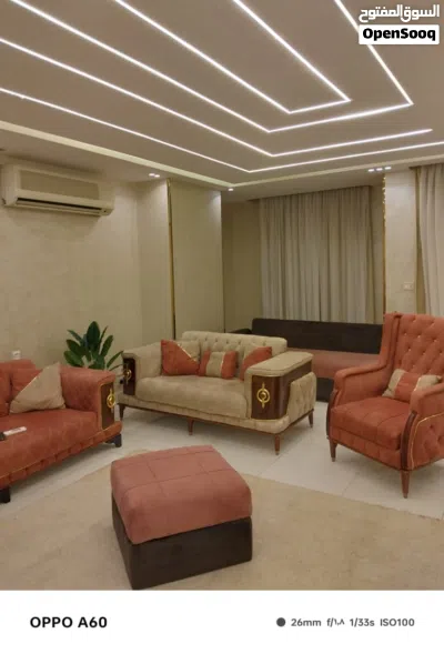 شقة مفروشة للايجار شارع شهاب المهندسين عباره عن ثلاث غرف ريسبشن مطبخ اثنين حمام 3