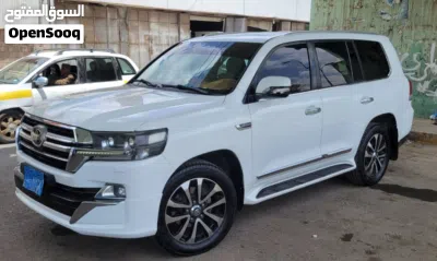 تويوتا لاند كروزر VXR 2