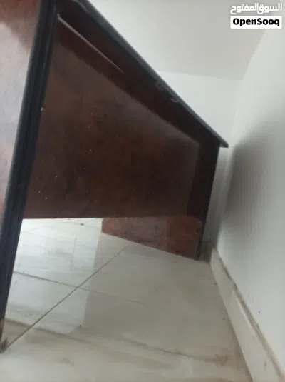طاولة مكتبيه 2