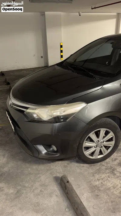 Toyota Yaris SE 2