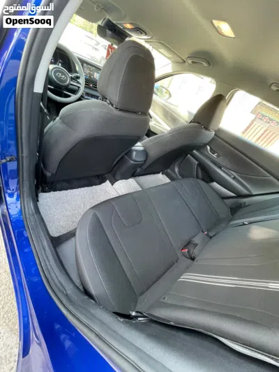 Hyundai Elantra SE 3