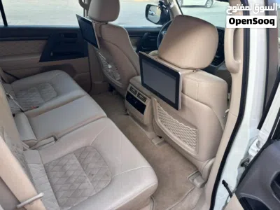 Toyota Land Cruiser GXR 3