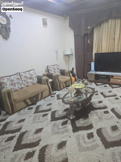 متوفر قنفات مع طبلات وميز التلفزيون وياه ملحقات كوميديات اثنين مع زولية 4*6 مكاني البصرة - الزبير 4