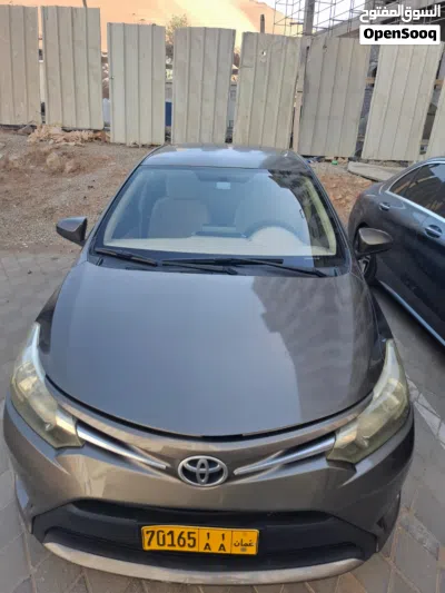 Toyota Yaris E 2