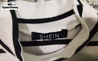 بلوزه قصيره مخططه اسود مقاس s من SheIn 2